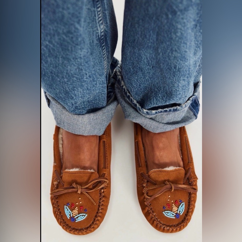 FREE PEOPLE Minnetonka for FP
Ayashe Moccasins FLATS SHOES